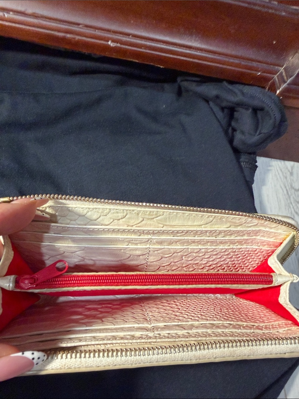 Dooney & Bourke Cream Snake-Embossed Zip Wallet with Gold Logo - Picture 2 of 6